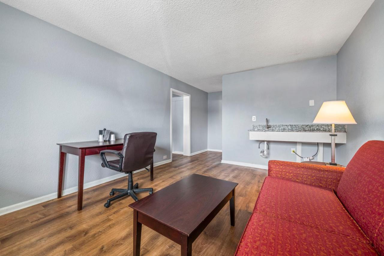 Motel Super 8 By Wyndham - Norfolk Portsmouth