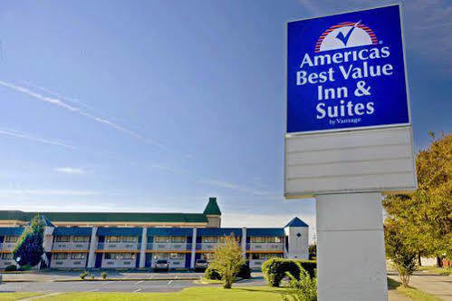 Motel Super 8 By Wyndham - Norfolk 2*