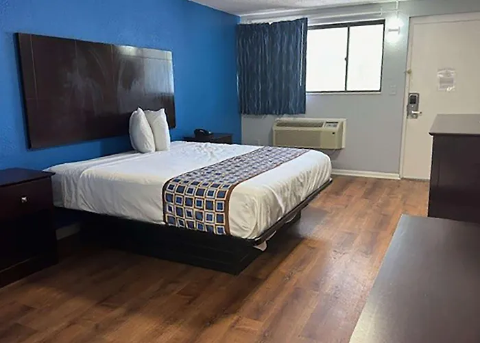 Super 8 By Wyndham Portsmouth - Norfolk
