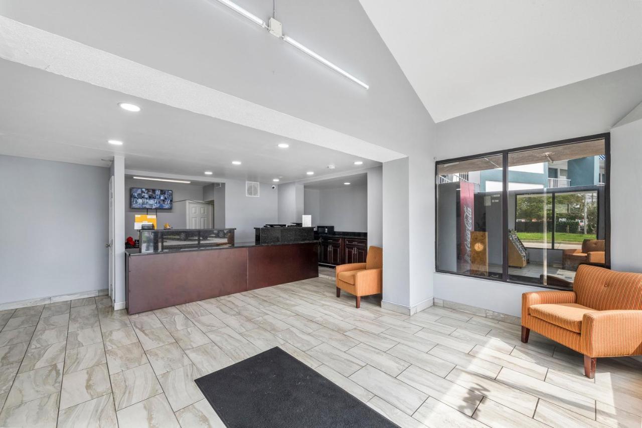 Motel Super 8 By Wyndham - Norfolk