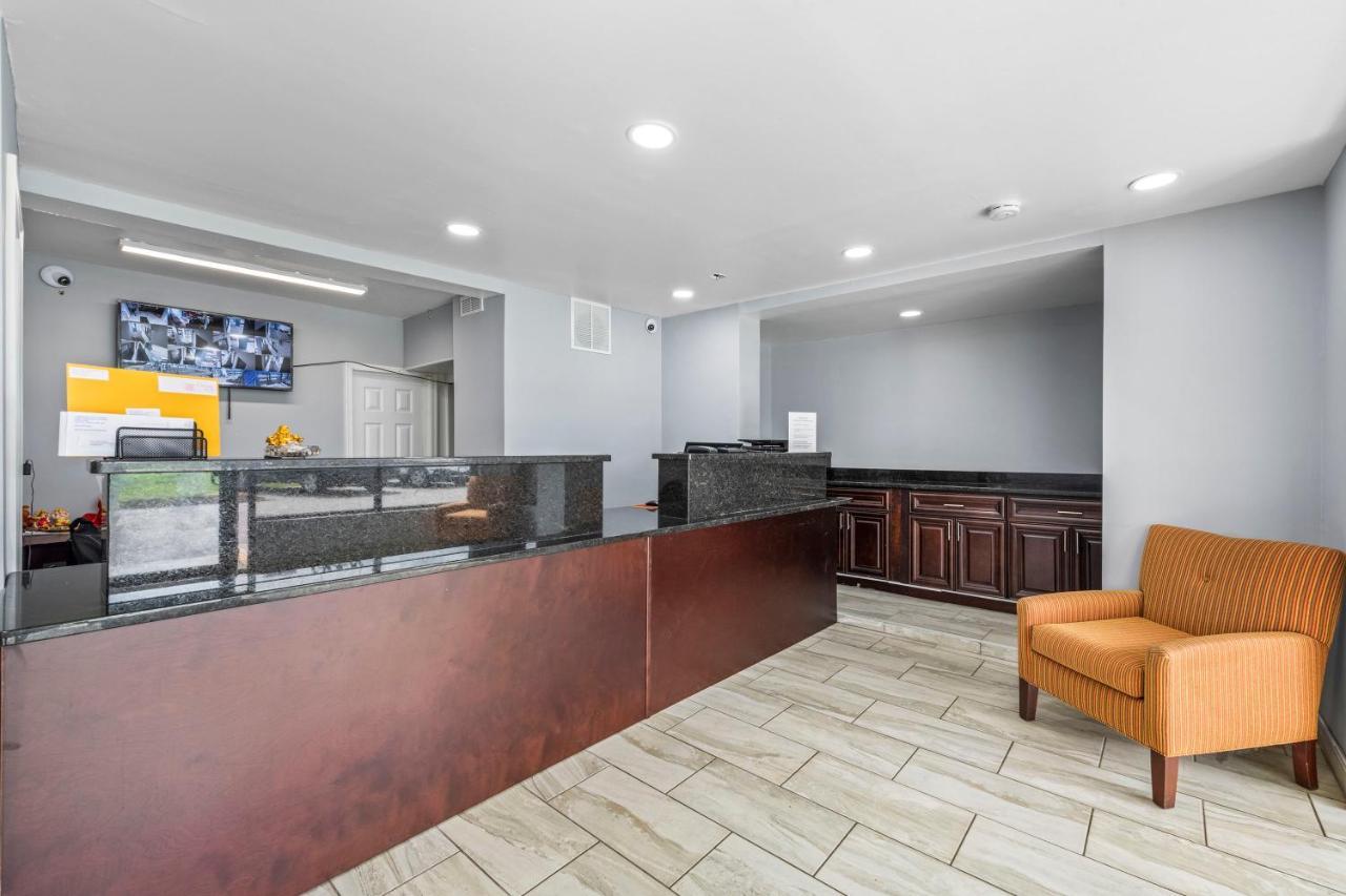 Motel Super 8 By Wyndham - Norfolk 2*