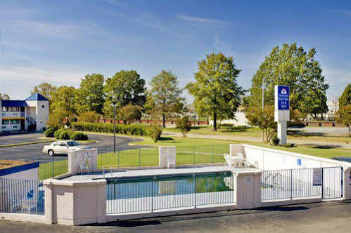 Super 8 By Wyndham - Norfolk